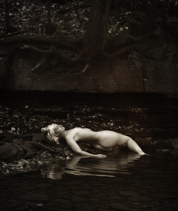 Ripples Artistic Nude Photo by Photographer MephistoArt