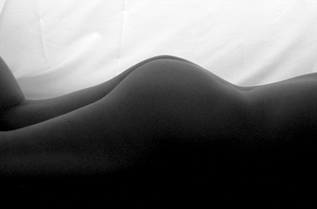 Rolling Hills Artistic Nude Photo by Photographer matanglawin