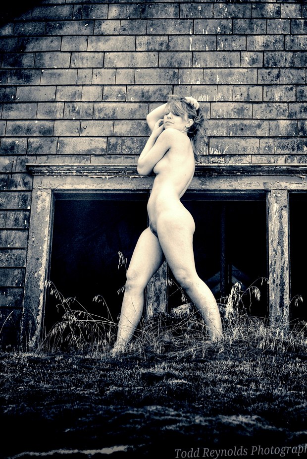 Roof Artistic Nude Photo by Model Harmony Siler