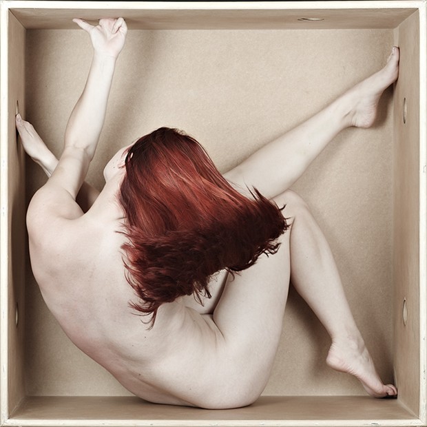 S. swishes Artistic Nude Photo by Photographer Eric Kellerman