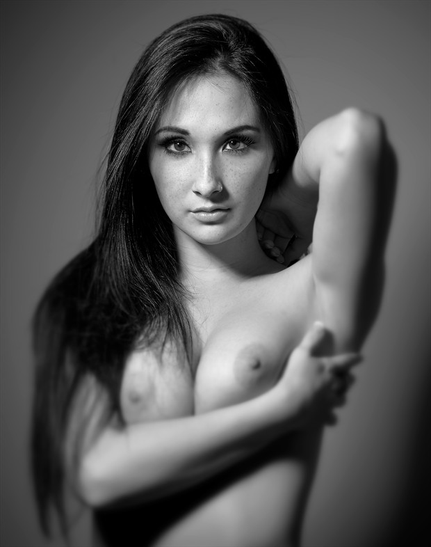 SB 506 Artistic Nude Photo by Photographer Lottg