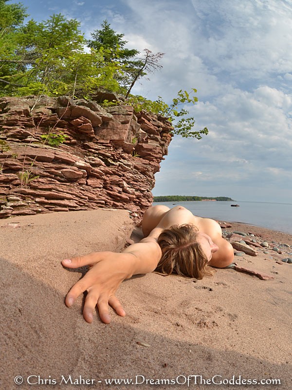 Sand Dunes Artistic Nude Photo by Model Stilt