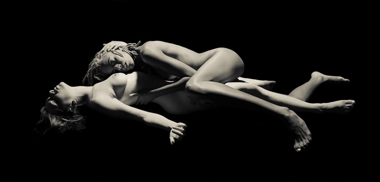 Sasha and Nije Artistic Nude Photo by Artist Freddie Graves