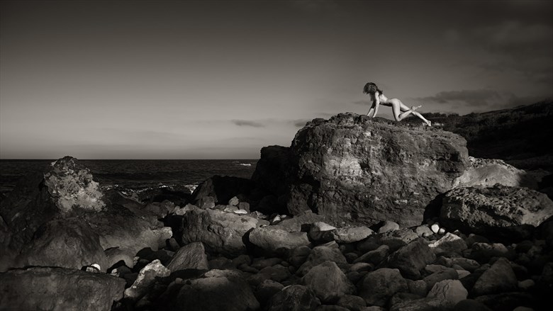 Sentinel Artistic Nude Photo by Photographer Symesey
