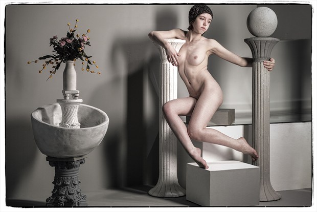 Set Aside Artistic Nude Photo by Photographer Thomas Sauerwein
