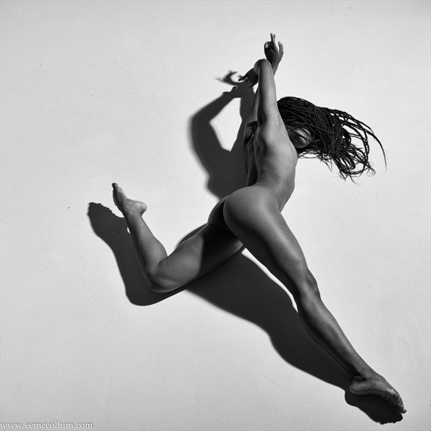 Shadow Series Artistic Nude Photo by Model QUINTESSENCE