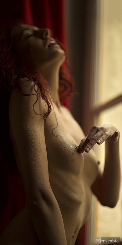 Shivering Artistic Nude Photo by Photographer Francois Benveniste