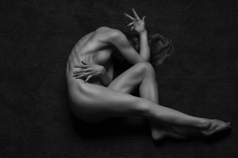 Shooting with Loz Artistic Nude Photo by Photographer Zee