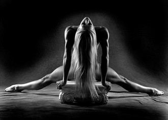 Shoulders & Legs Artistic Nude Photo by Photographer BodyPhotage