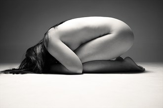 Side Artistic Nude Photo by Photographer Redwolf