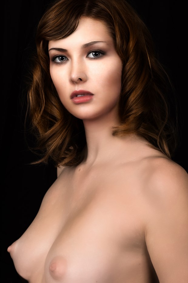 Sienna Artistic Nude Photo by Photographer Daniel Ivorra