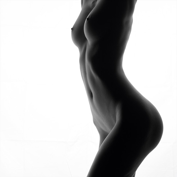 Silhouette Artistic Nude Photo by Photographer Lumin