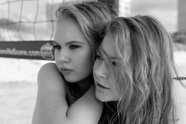 Sisters Natural Light Photo by Photographer Photo Mnemonic
