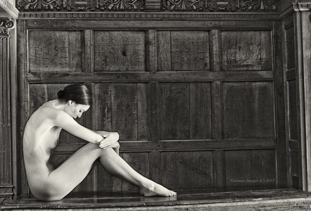 Sitting Artistic Nude Photo by Photographer Varkman