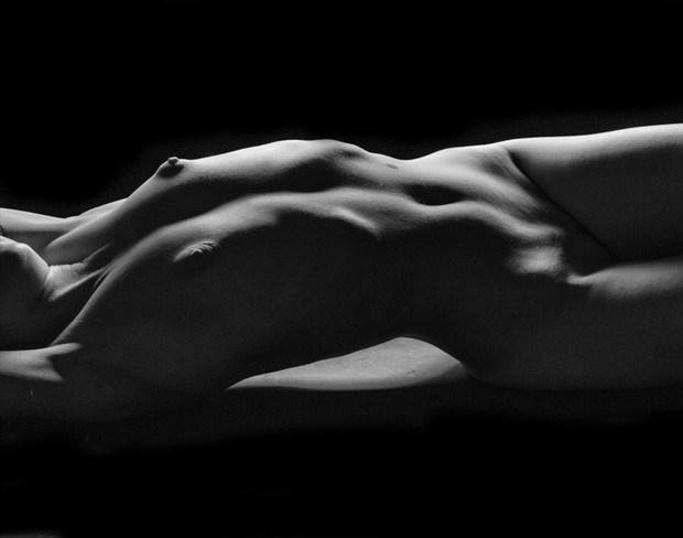 Soft Bodyscape Artistic Nude Photo by Photographer Shaun