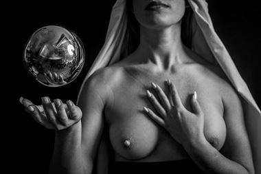 Sphere  Artistic Nude Photo by Model Andr%C3%A9a Noeli