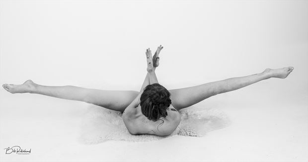 Straight Edge Artistic Nude Photo by Model Aurora Red