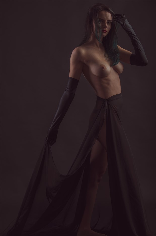 Strut Artistic Nude Photo by Photographer Eldritch Allure