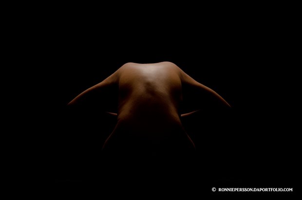 Studio Lighting Implied Nude Photo by Photographer R Persson