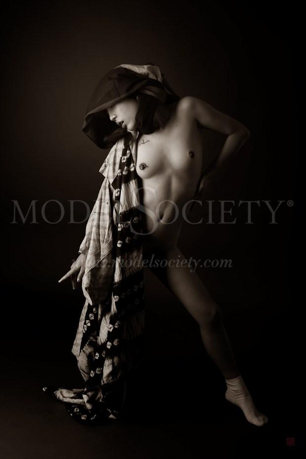 Su Misu 3 Artistic Nude Artwork by Photographer Patrice Delmotte