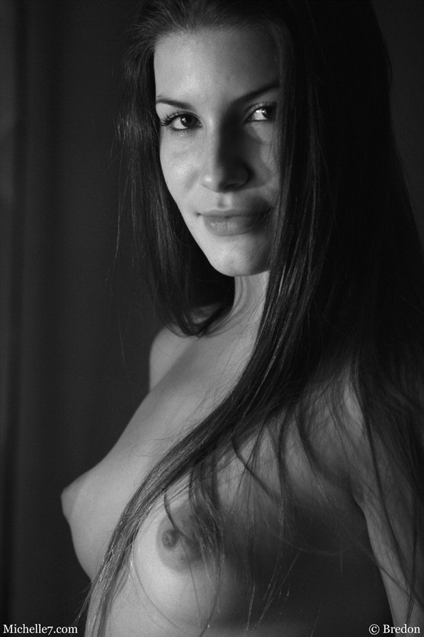 Sue: Topless Portrait Artistic Nude Photo by Photographer Michelle7.com