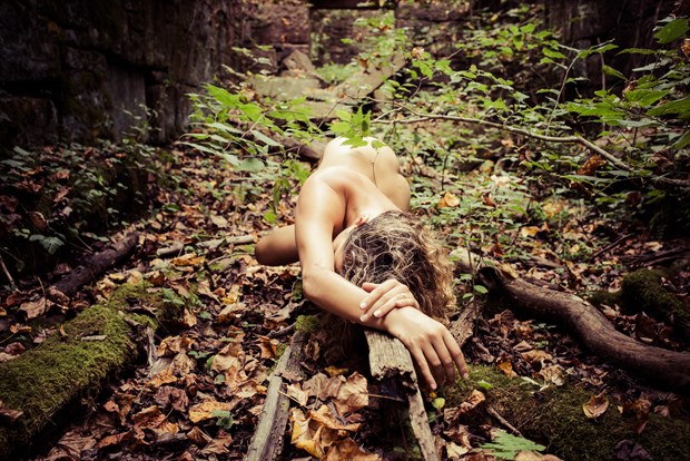 Surrender to the Earth Artistic Nude Photo by Model Reece de la Tierra