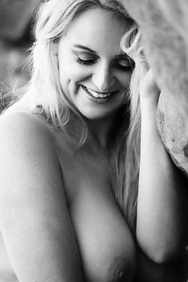 Sweet Moments Artistic Nude Photo by Model Kelly_Kooper