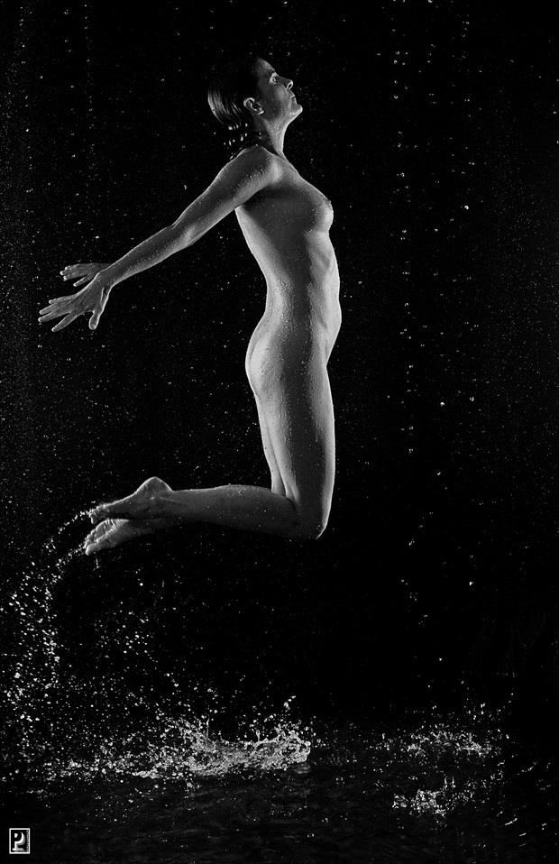 Swish! Artistic Nude Photo by Photographer Thom Peters Photog