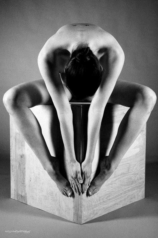 Symmetry Artistic Nude Photo by Model Mila