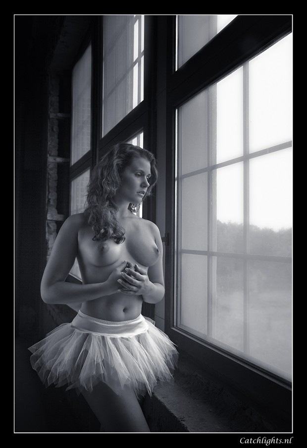 The dancer %2301 Artistic Nude Photo by Model Diana
