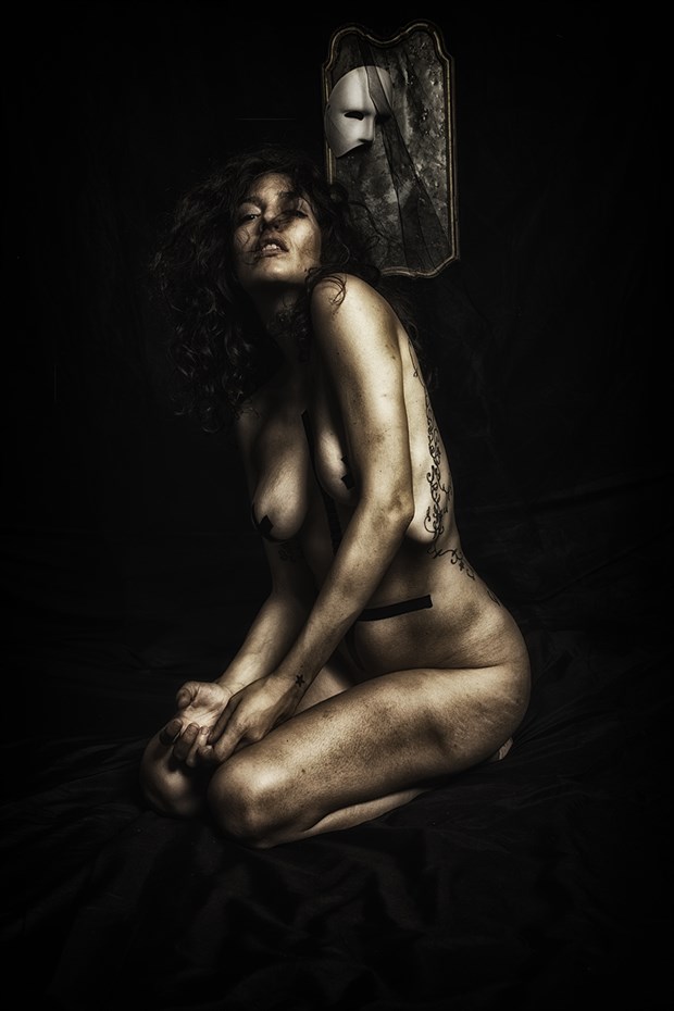 The mirror Erotic Photo by Photographer riccardo mari