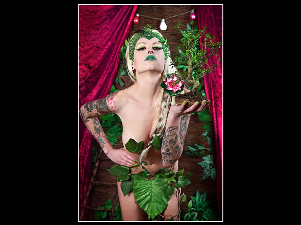 The plant girl Alternative Model Photo by Photographer Debugger88