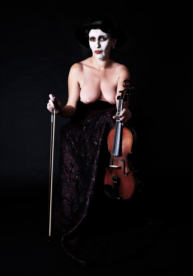 The violin Artistic Nude Photo by artist Hybryds at Model Society