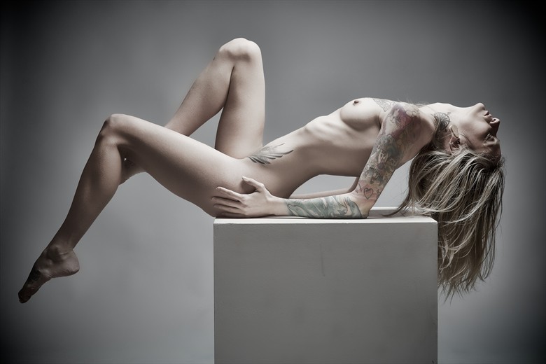 Theresa Artistic Nude Photo by Photographer StromePhoto