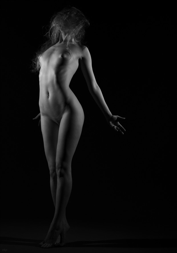 To rest and trust; to give your soul in confidence: I need this, I need someone to pour myself into Artistic Nude Photo by Photographer Ellie Kellam