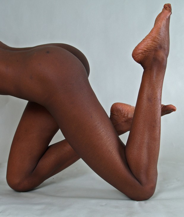 Toe Pointing Upward Artistic Nude Photo by Photographer Ivan