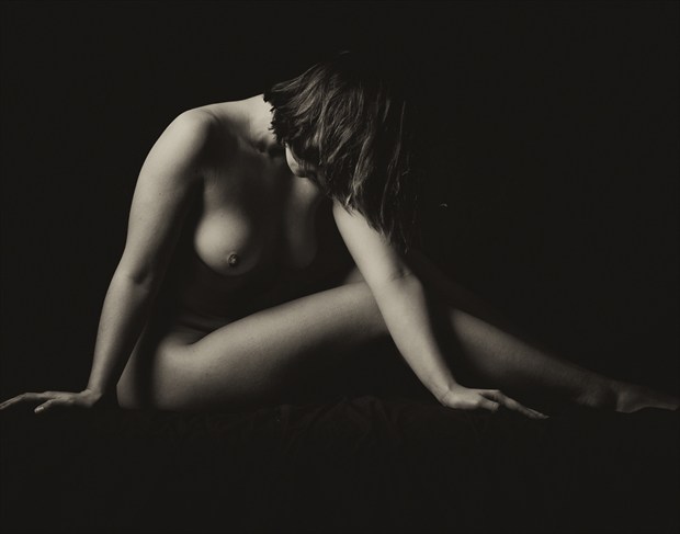 Triangle Artistic Nude Photo by Photographer davidfry