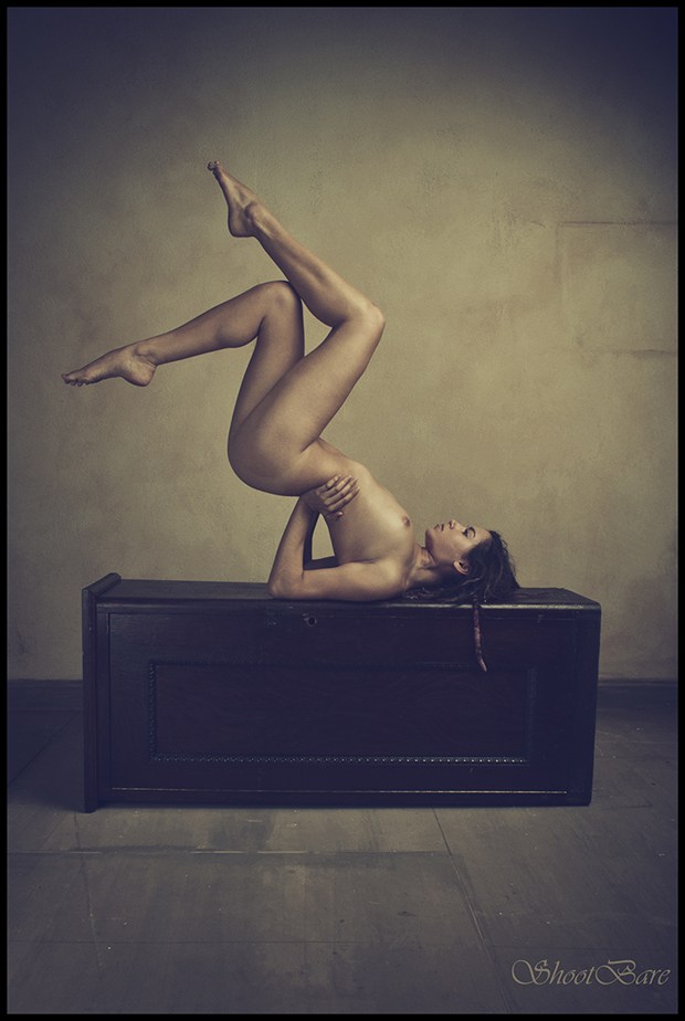 Triangles Artistic Nude Photo by Model Reece de la Tierra