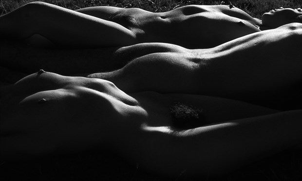 Trio waves Artistic Nude Photo by Photographer Ricardo J Garibay