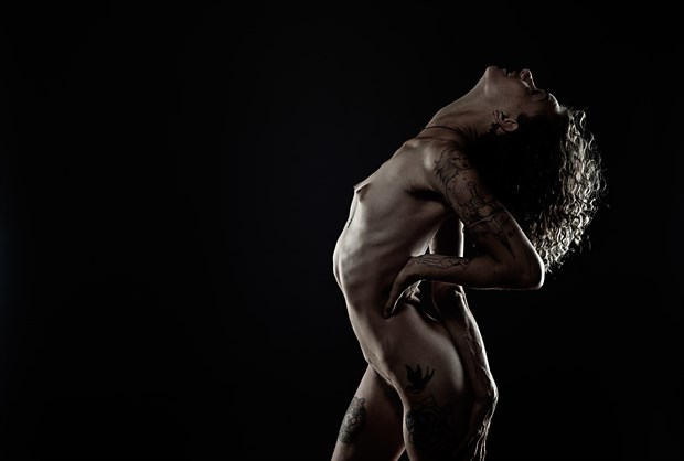 Twist Artistic Nude Photo by Photographer Eldritch Allure