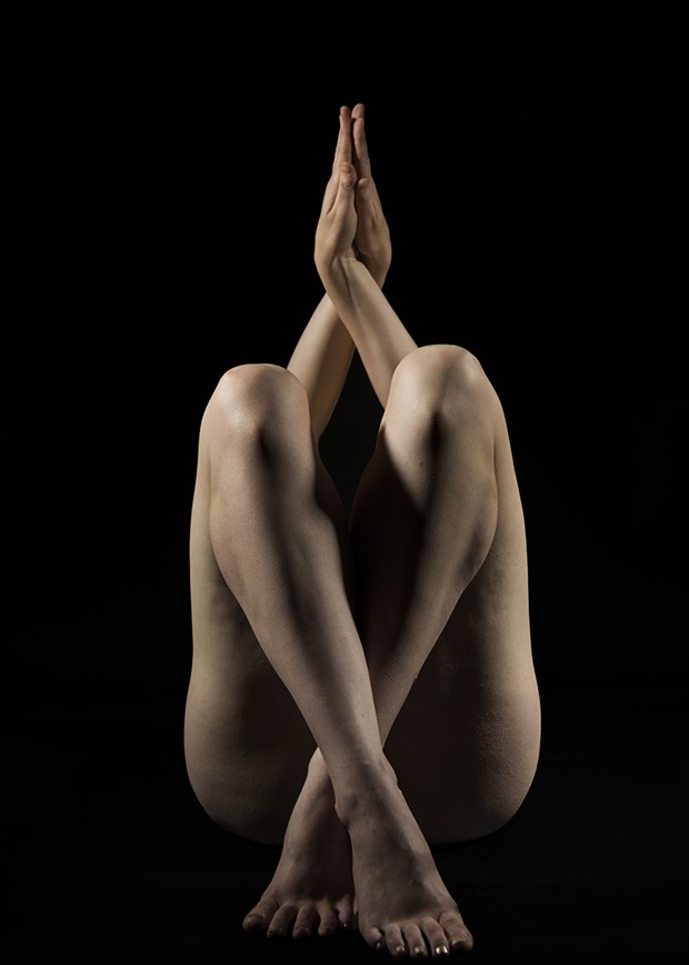 Twisted prayer Artistic Nude Photo by Model Em Theresa