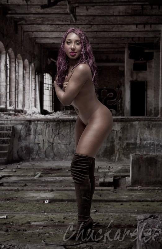 Unconventional Artistic Nude Photo by Photographer Chuckarelei