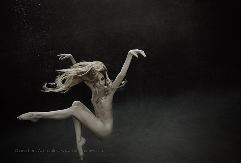 Underwater Dance Artistic Nude Photo by Photographer anguschristopher