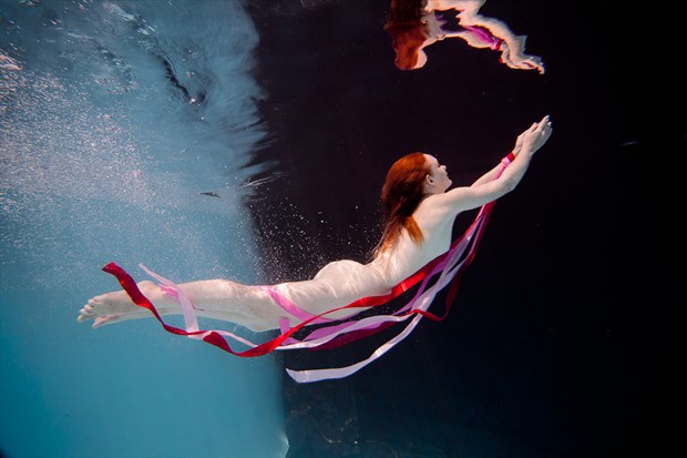 Underwater Dreaming XVI Artistic Nude Photo by Photographer Christopher Meredith