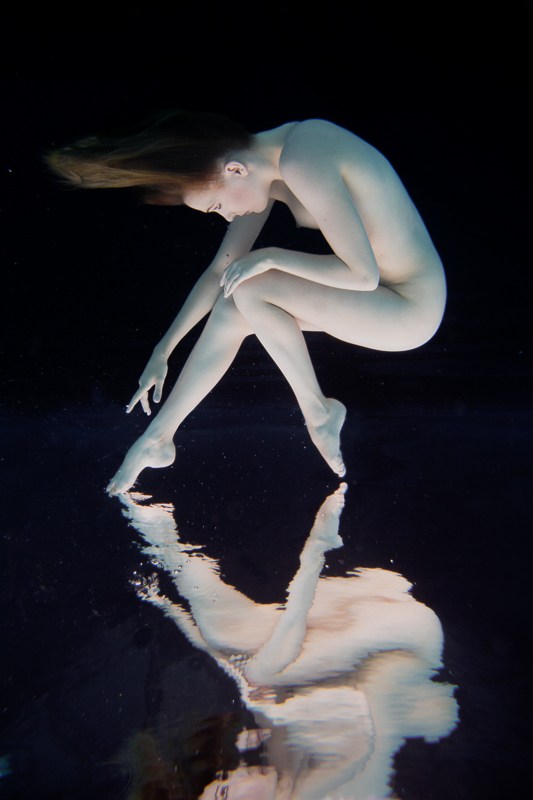 Underwater Dreaming XVIII Artistic Nude Photo by Photographer Christopher Meredith