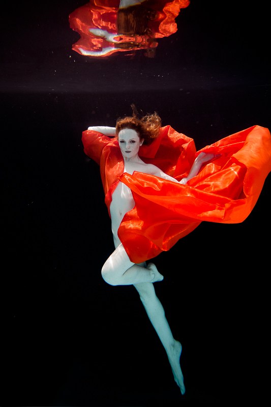 Underwater dreaming XIII Artistic Nude Photo by Photographer Christopher Meredith
