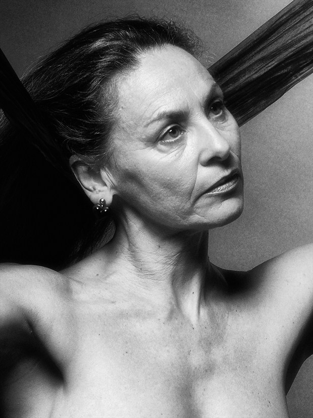 Une femme Portrait Photo by Photographer 1965des