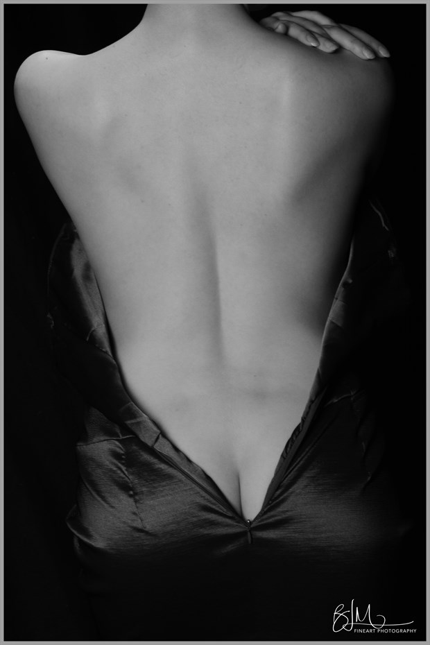 Unzippered Erotic Photo by Model Amber Kitt