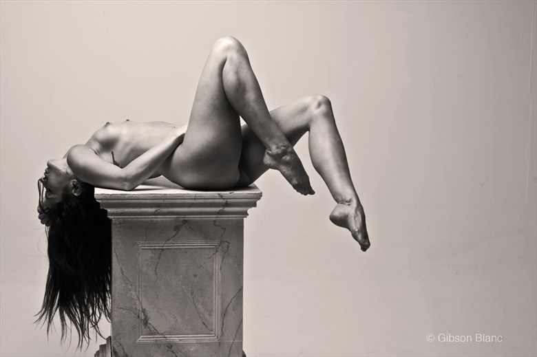 Vanessa Artistic Nude Photo by Photographer Gibson