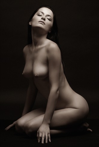 Vessy Artistic Nude Artwork by Photographer DanielRachev